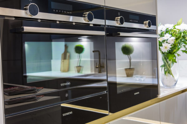 A Cavendish designed Kitchen. Double Siemens Integrated ovens